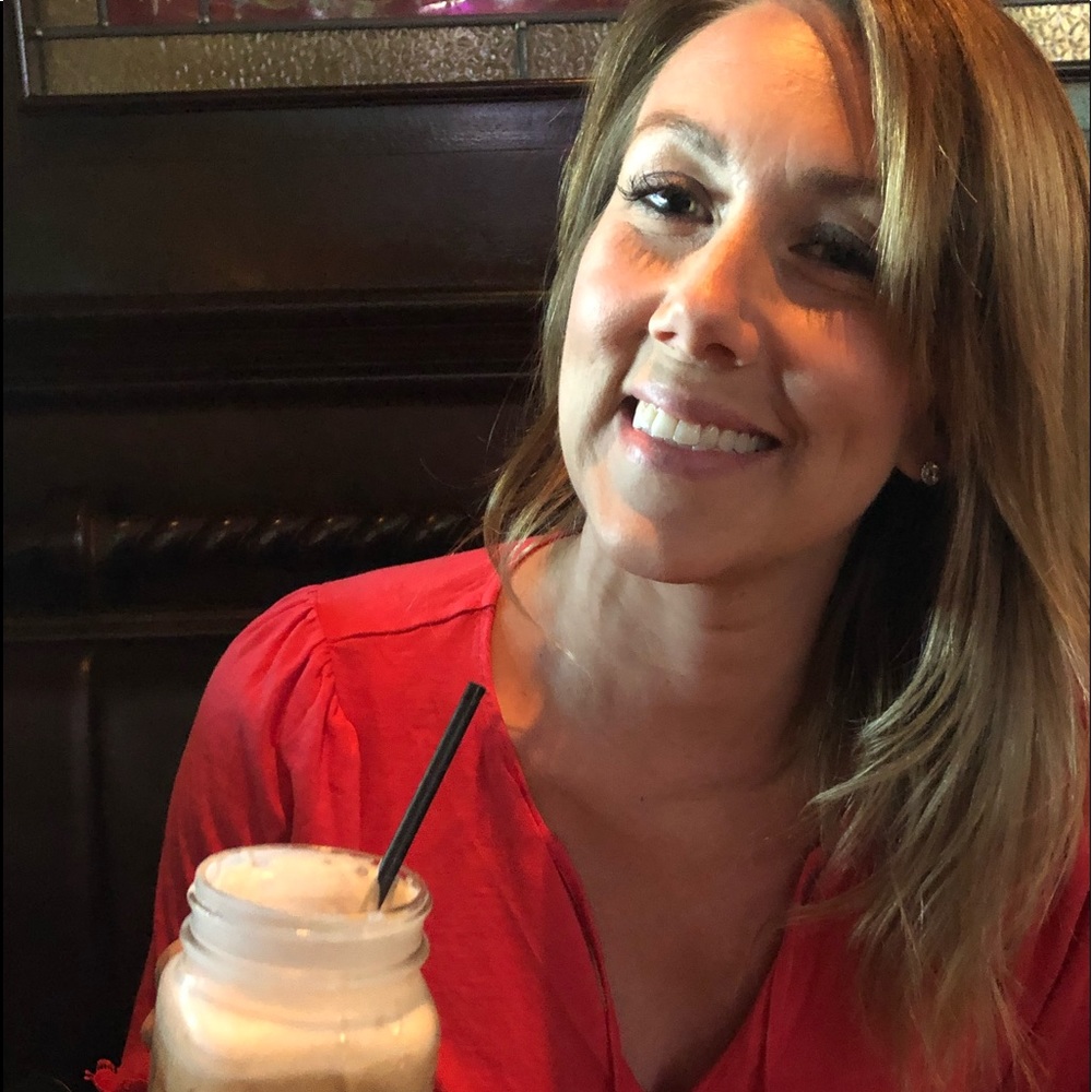 Meet your Posher, Lauren